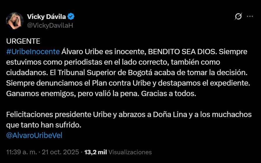 Publicación en X de Vicky Dávila celebrando el fallo del Tribunal Superior de Bogotá que absolvió a Álvaro Uribe por soborno y fraude procesal.