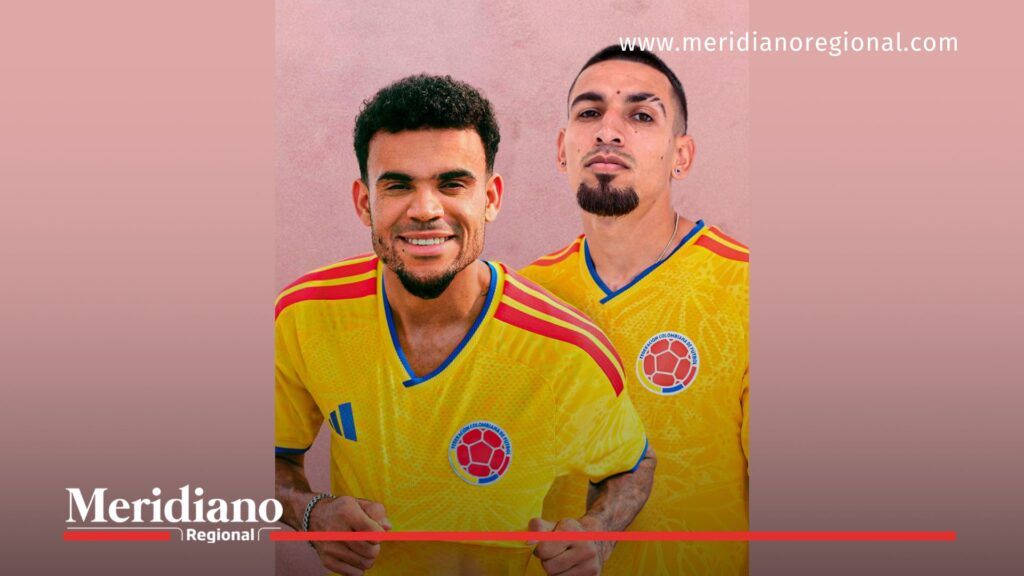 Jugadores presentan la nueva camiseta Selección Colombia - Meridiano Regional Jugadores de la Selección Colombia mostrando la nueva camiseta oficial rumbo al Mundial 2026