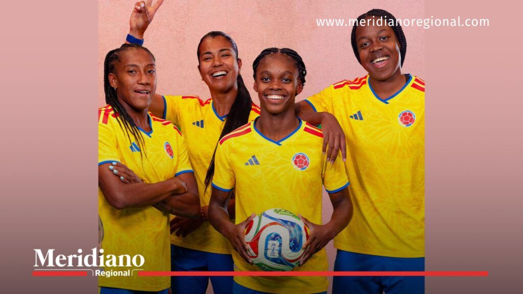 Jugadoras presentan la nueva camiseta Selección Colombia femenina - Meridiano Regional Jugadoras de la Selección Colombia femenina luciendo la nueva camiseta oficial rumbo al Mundial 2026