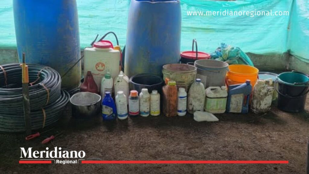 Elementos químicos incautados en el laboratorio Chanul - Meridiano Regional elementos químicos incautados en laboratorio chanul - ejército nacional - barbacoas nariño - gao comuneros del sur - narcotráfico pacífico