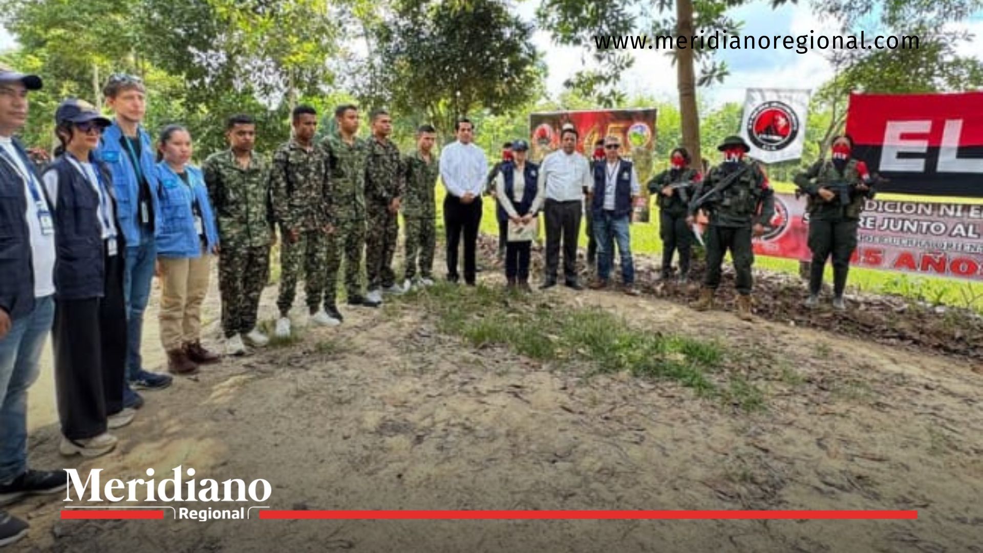 Comisión humanitaria recibe a los soldados liberados por el ELN en zona rural de Tame, Arauca, durante el operativo en el que el ELN libera soldados.