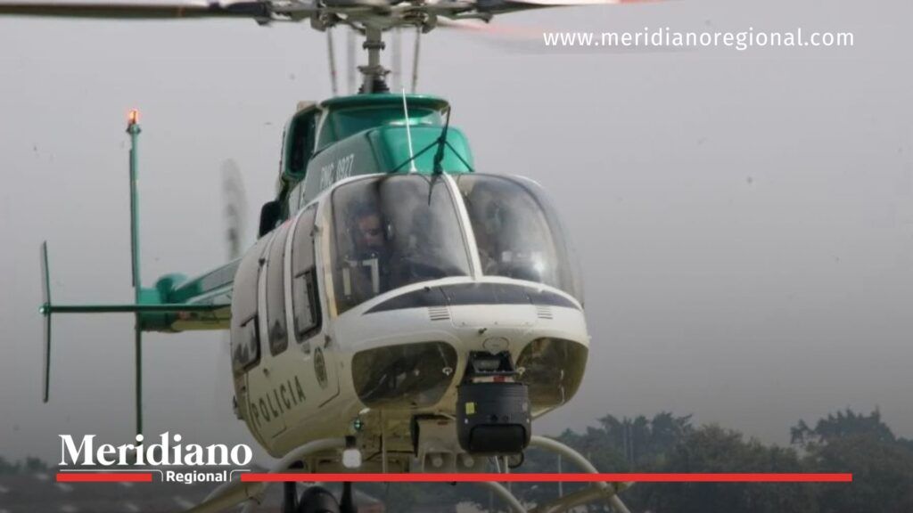 helicóptero en maniobra aérea usado como recurso sobre el helicóptero presidencial