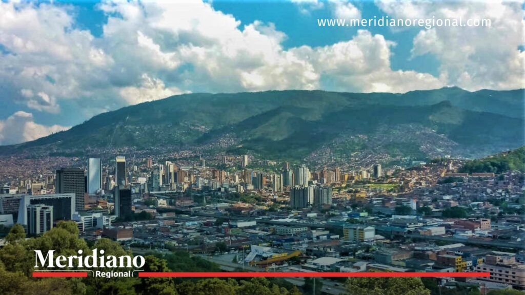Panorámica del Valle de Aburrá en Medellín, zona donde Los Chatas pretendían distribuir un cargamento de seis toneladas de marihuana enviado desde Corinto, Cauca.