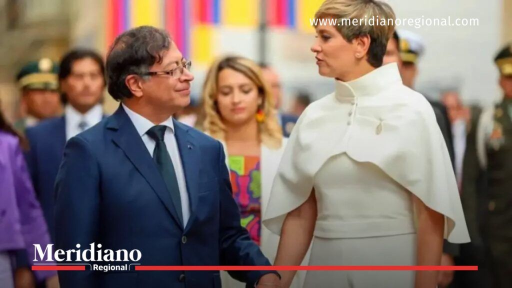 Verónica Alcocer y Gustavo Petro en evento oficial antes de la polémica