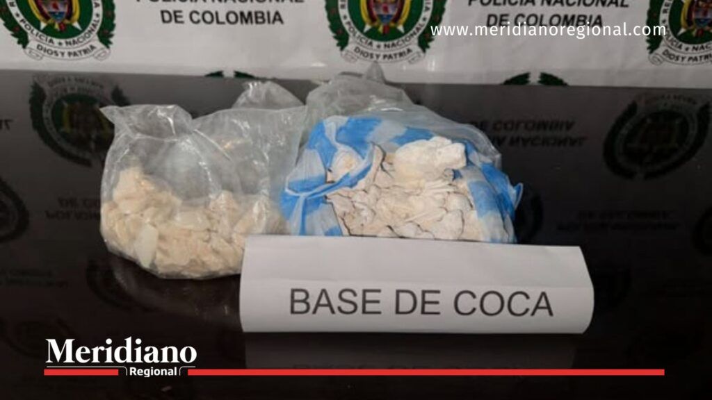Base de coca incautada por el GOES en Río Blanco - Meridiano Regional Paquetes de base de coca incautados por el GOES y verificados por la Policía en operativo contra el microtráfico en Río Blanco, Popayán.
