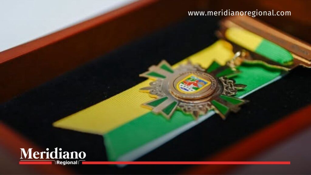 Medalla Comendador entregada a Valentina Castro - Meridiano Regional medalla comendador - valentina castro - reconocimiento en nariño - orgullo de nariño - noticias nariño