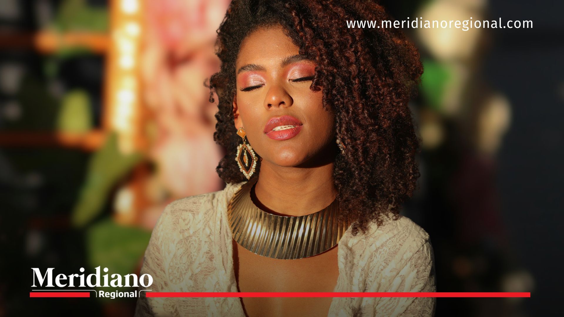 Una mujer afro de Puerto Tejada simboliza la fuerza, belleza y esencia cultural que inspira el VII Festival Crespos Conscientes, un evento dedicado a la identidad, la estética y la formación comunitaria.