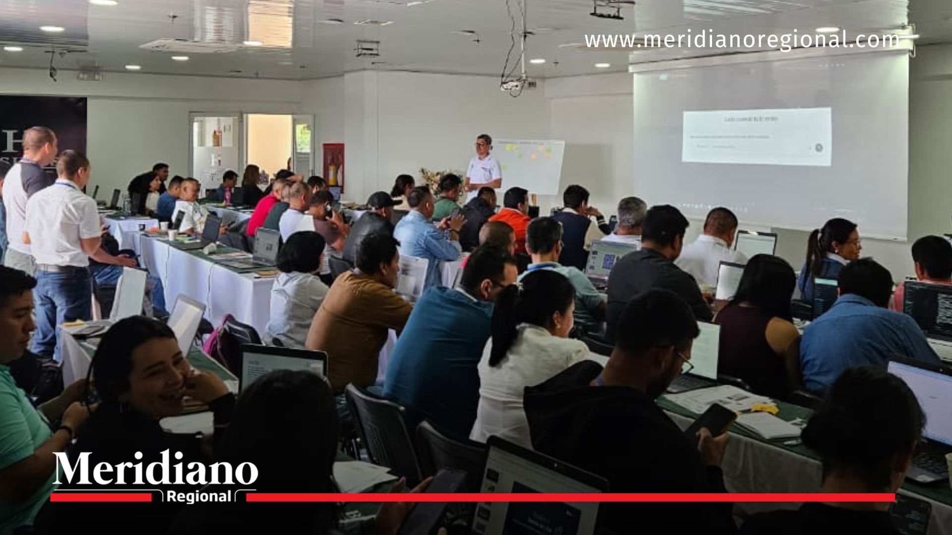 Docentes del Cauca participaron en una jornada de formación en Inteligencia Artificial realizada en Popayán, un espacio orientado al fortalecimiento de competencias digitales en el sector educativo.