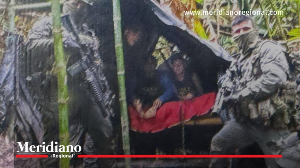 Rescate de Miguel Ayala y su mánager en una carpa en zona rural del Cauca durante un operativo del Gaula.