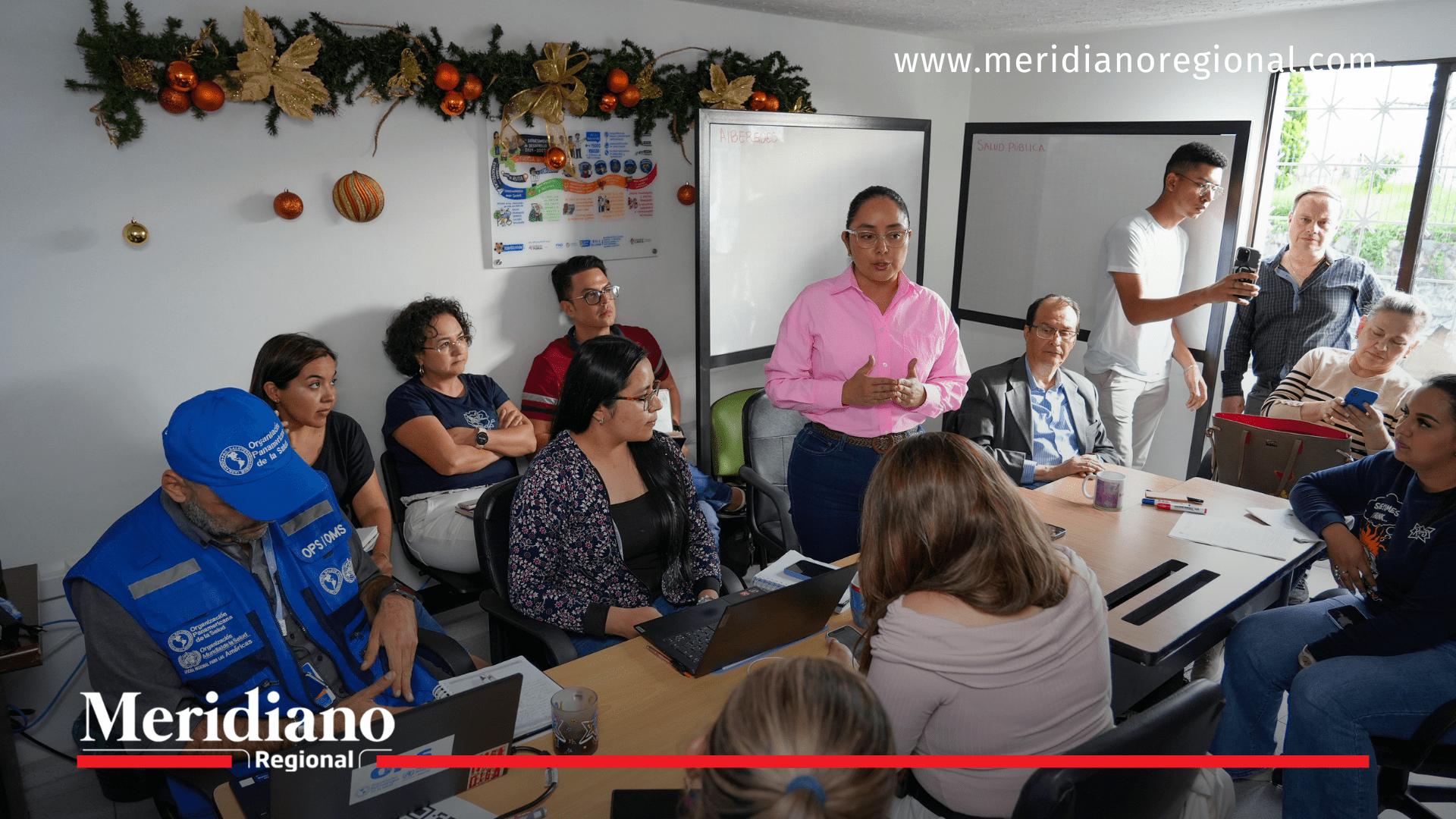 Equipos técnicos de la Secretaría de Salud del Cauca, junto a organismos de cooperación, analizan el organigrama base de funcionamiento y las rutas de acción para responder a la Alerta Naranja del Volcán Puracé.