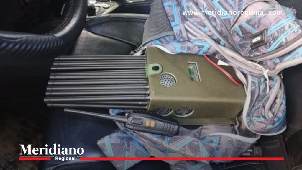 Dispositivo hallado en vehículo del atacante en Río Blanco - Meridiano Regional Radio de comunicaciones hallado en vehículo del presunto atacante en Río Blanco
