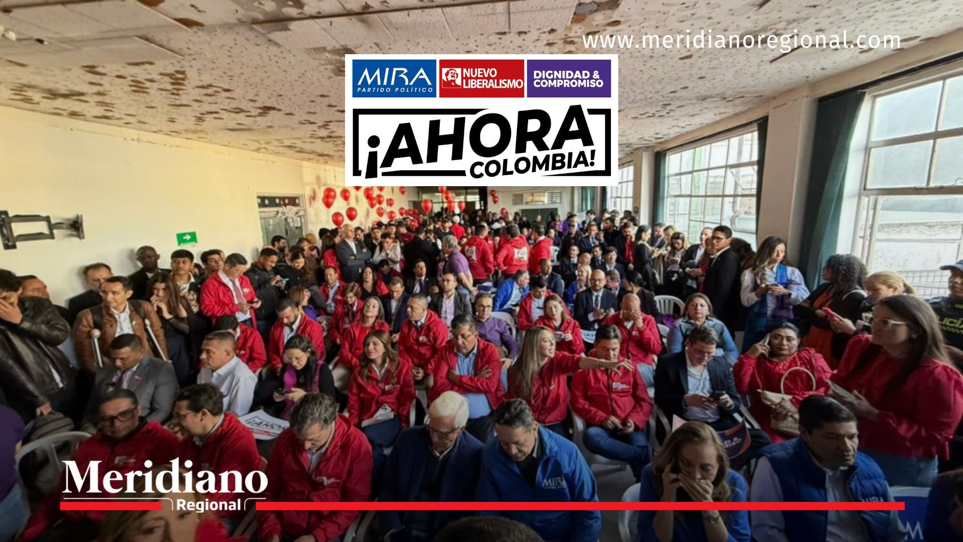 Candidatos de la Coalición ‘Ahora Colombia’ durante el evento de oficialización de la lista al Senado en Bogotá.