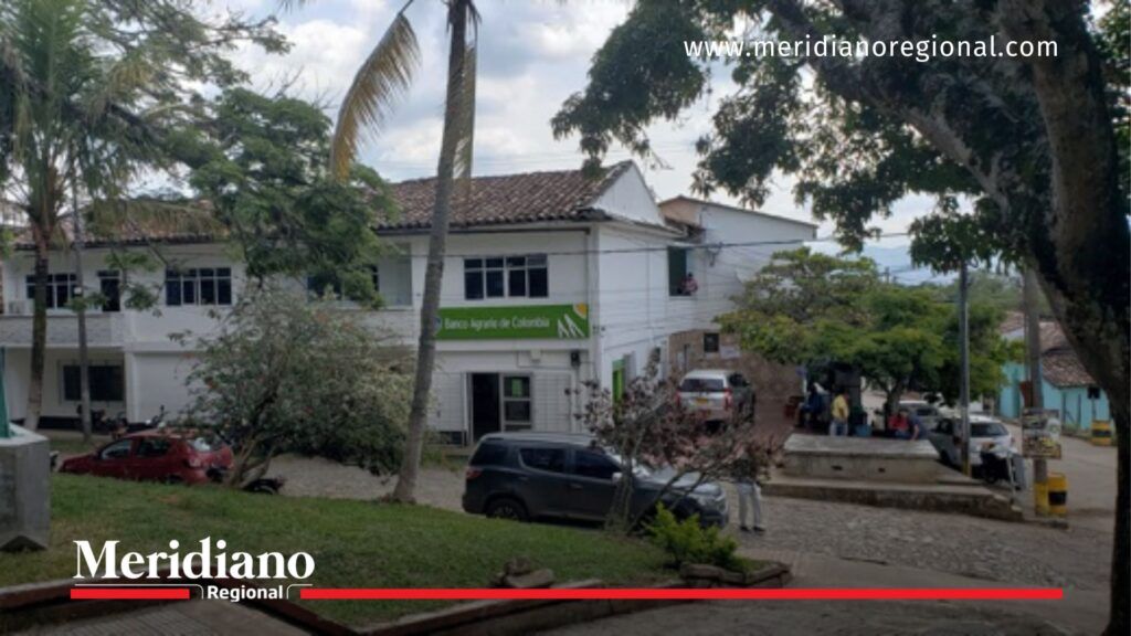 crimen en Buenos Aires Cauca - fotografía del casco urbano donde fue reportado el hallazgo - cuerpo incinerado Buenos Aires - carro incinerado Cauca - noticias Cauca