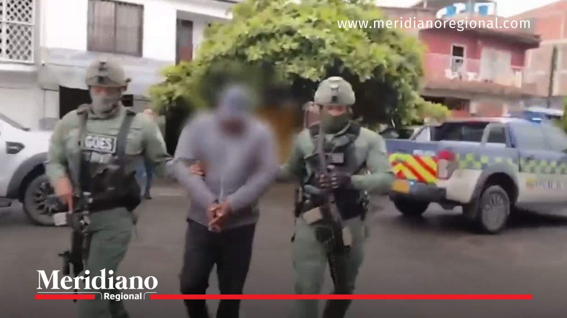 Alias Franklin es trasladado por unidades especiales de la Policía tras su captura en Puerto Tejada.