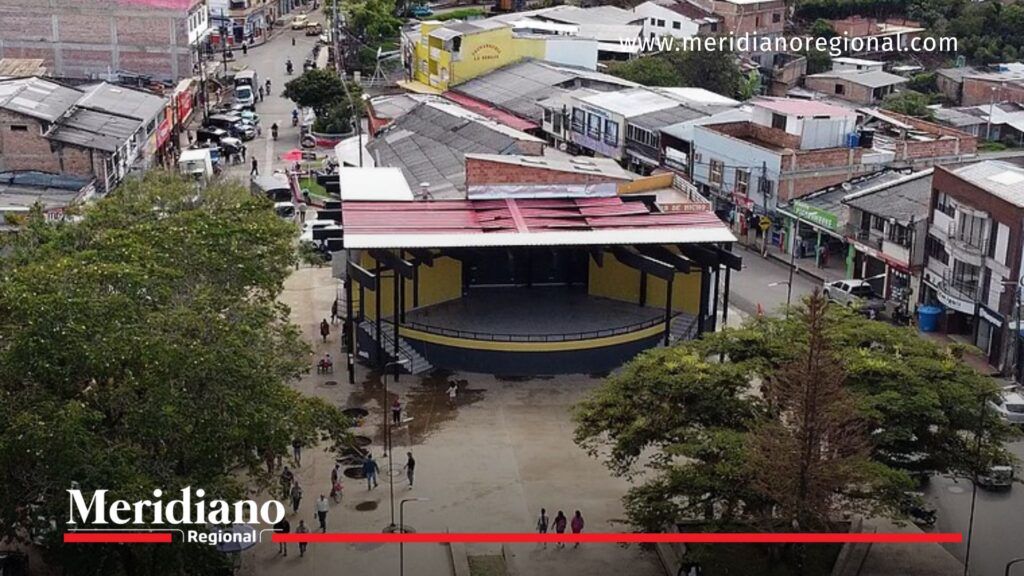 Vehículo incinerado en la vía Panamericana: panorámica de Piendamó - Meridiano Regional panorámica de Piendamó - vehículo incinerado en la vía Panamericana - vía Panamericana Popayán Piendamó - inseguridad en el Cauca - ataques en la Panamericana - corredor Popayán Piendamó - noticias Cauca