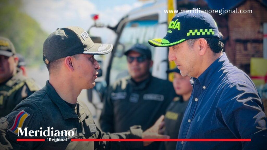 Alcalde de Popayán conversa con el comandante de la Policía Metropolitana durante el operativo Popayán segura.