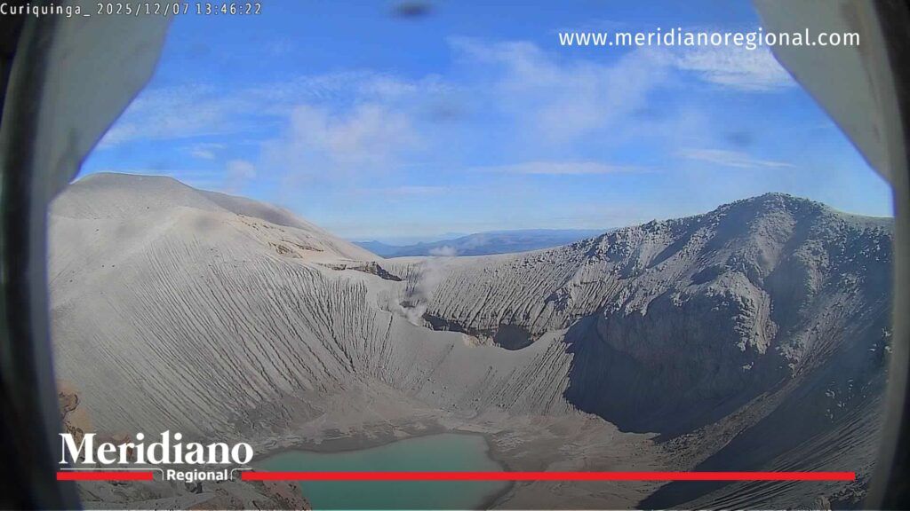 Interior del volcán Puracé durante recientes emisiones de ceniza - Meridiano Regional volcán puracé - interior del cráter - emisiones de ceniza - monitoreo sgc - actividad volcánica cauca
