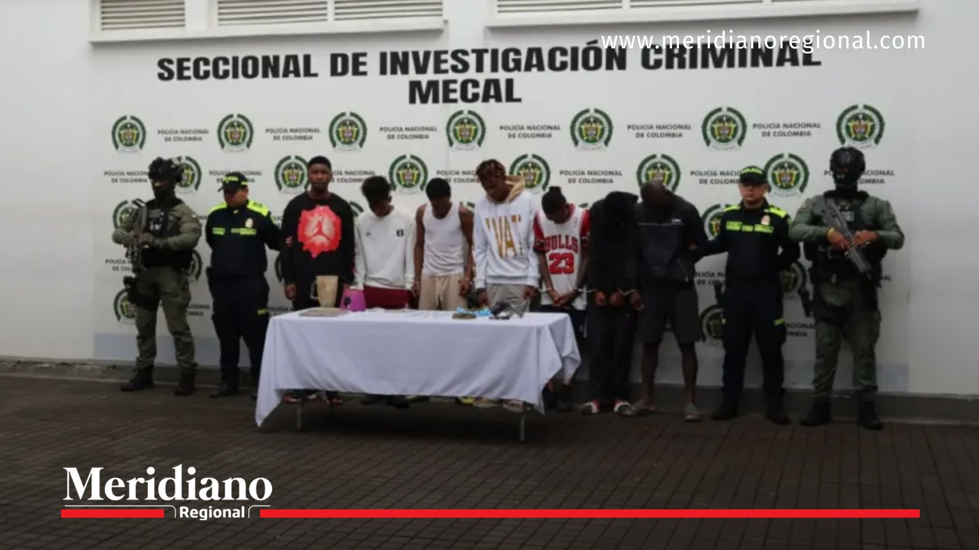 Ocho presuntos integrantes de la banda Los LS fueron presentados por la Policía Metropolitana de Cali tras los operativos en el oriente de la ciudad.