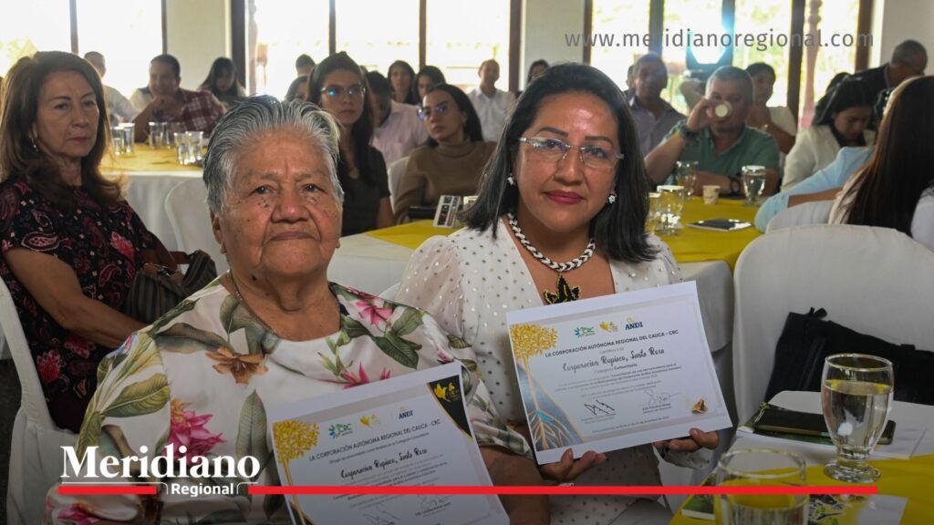 Colibrí Dorado 2025 reconoció a mujeres cuidadoras del ambiente en el Cauca - Meridiano Regional Mujeres premiadas en el Colibrí Dorado 2025 por su labor ambiental en el Cauca