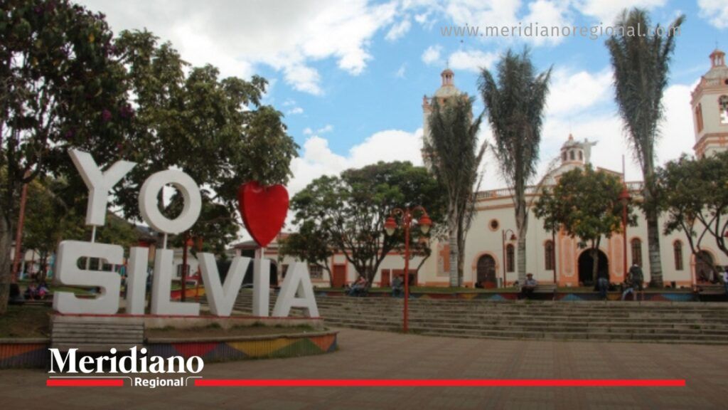 Parque principal de Silvia Cauca, municipio afectado por las heladas en el Cauca y la pérdida de cultivos agrícolas.