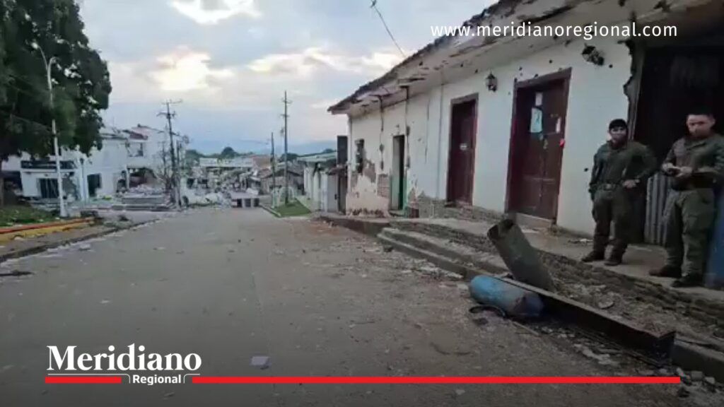 Ataque en Buenos Aires, Cauca deja destrucción tras enfrentamientos - Meridiano Regional Viviendas afectadas y presencia de la Fuerza Pública en Buenos Aires, Cauca, tras el ataque armado registrado el 17 de diciembre de 2025.