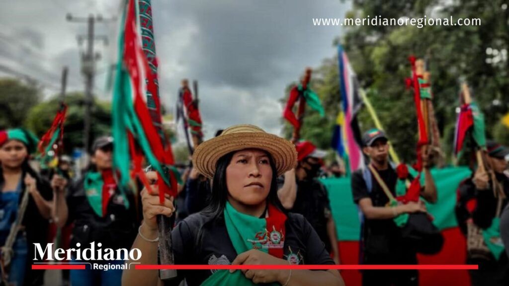 Guardia Indígena del CRIC durante movilización en el Cauca tras decisión en la que el CRIC retira candidatura Cámara por el Pacto Histórico.