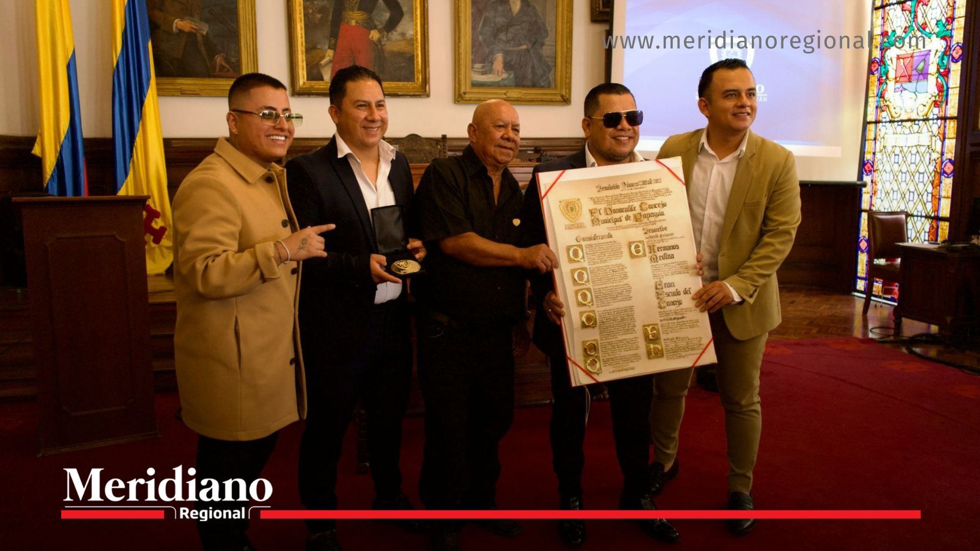 Los Hermanos Medina reciben el Gran Escudo del Concejo de Popayán por su trayectoria musical y aporte cultural.