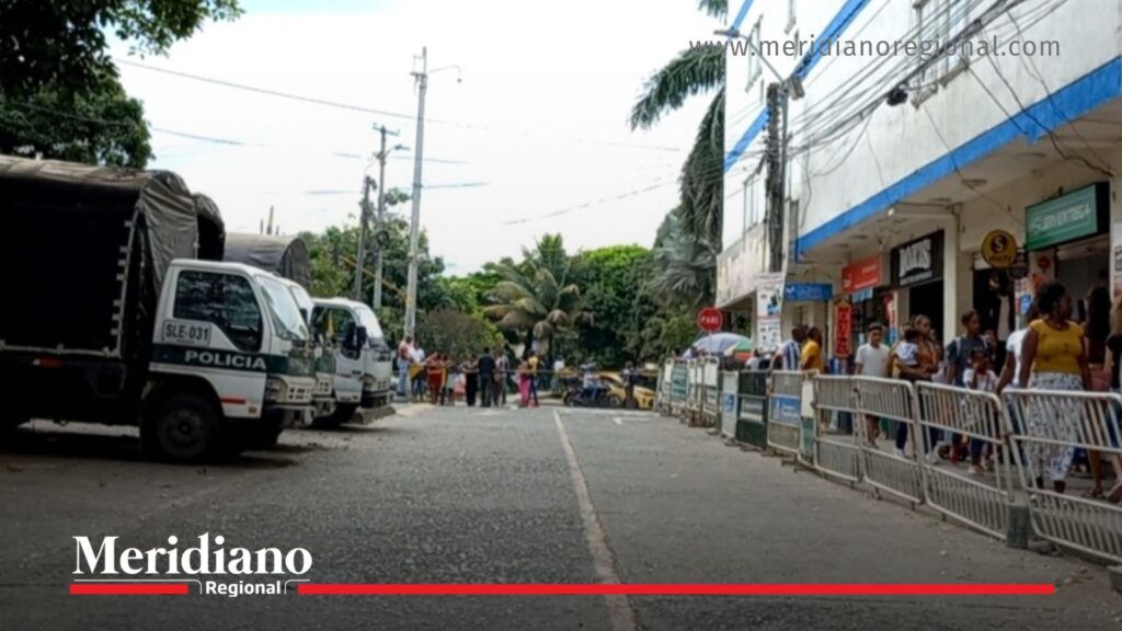 Hurto de motocicletas en Cali: camiones de la Policía en Los Mangos - Meridiano Regional hurto de motocicletas en Cali con camiones de la Policía Nacional durante allanamientos en el sector Los Mangos