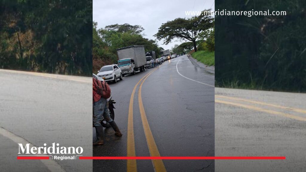 detonación controlada en la vía Cali-Buenaventura con tránsito detenido por operativo policial