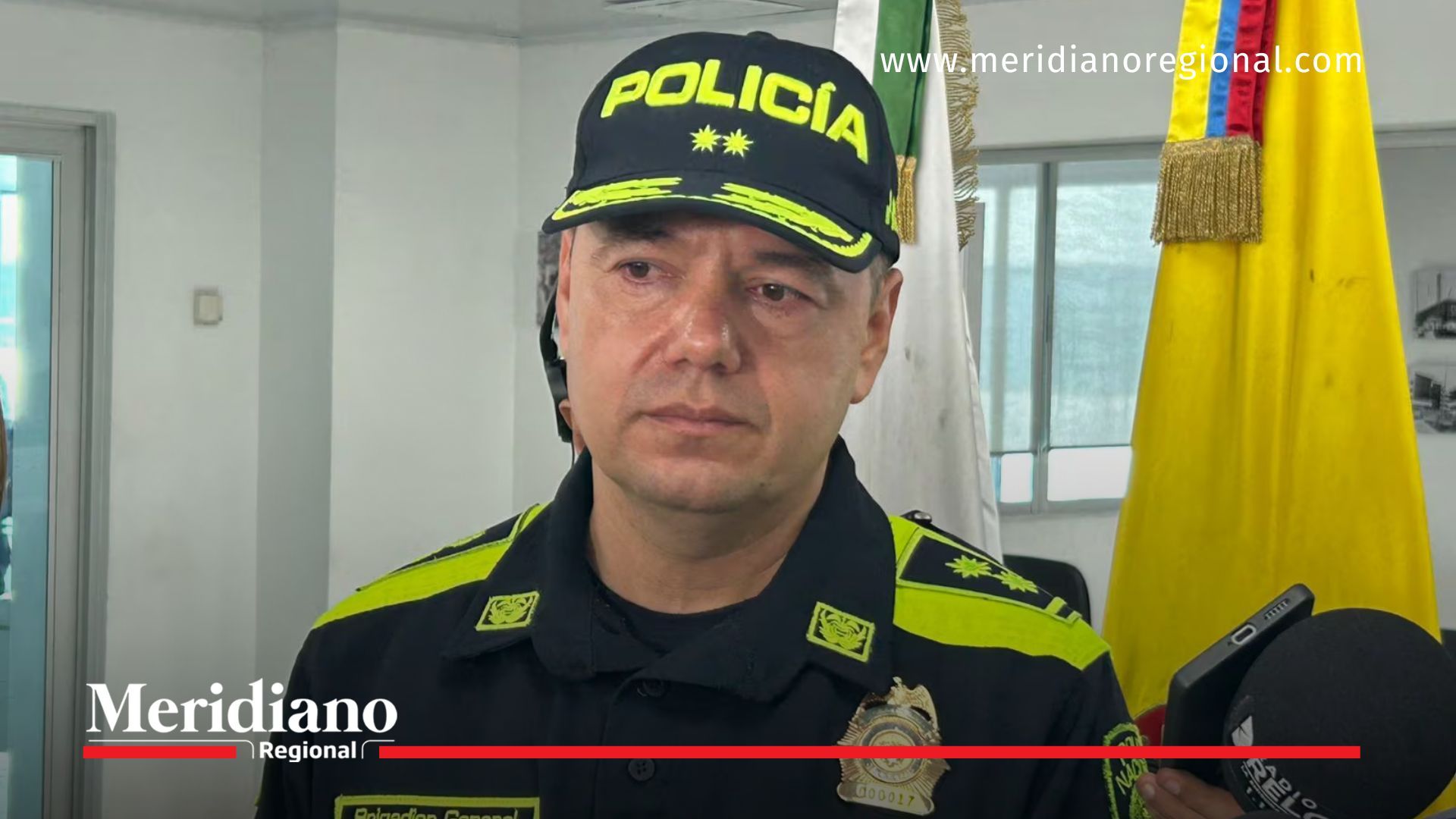El brigadier general Edwin Urrego, nuevo comandante de la Policía Metropolitana de Cali, entrega sus primeras declaraciones a medios de comunicación tras asumir el cargo.