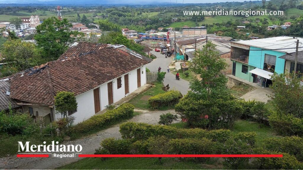Accidente en El Tambo Cauca en una de las calles principales del municipio, zona donde una motociclista perdió la vida tras ser embestida por un vehículo.