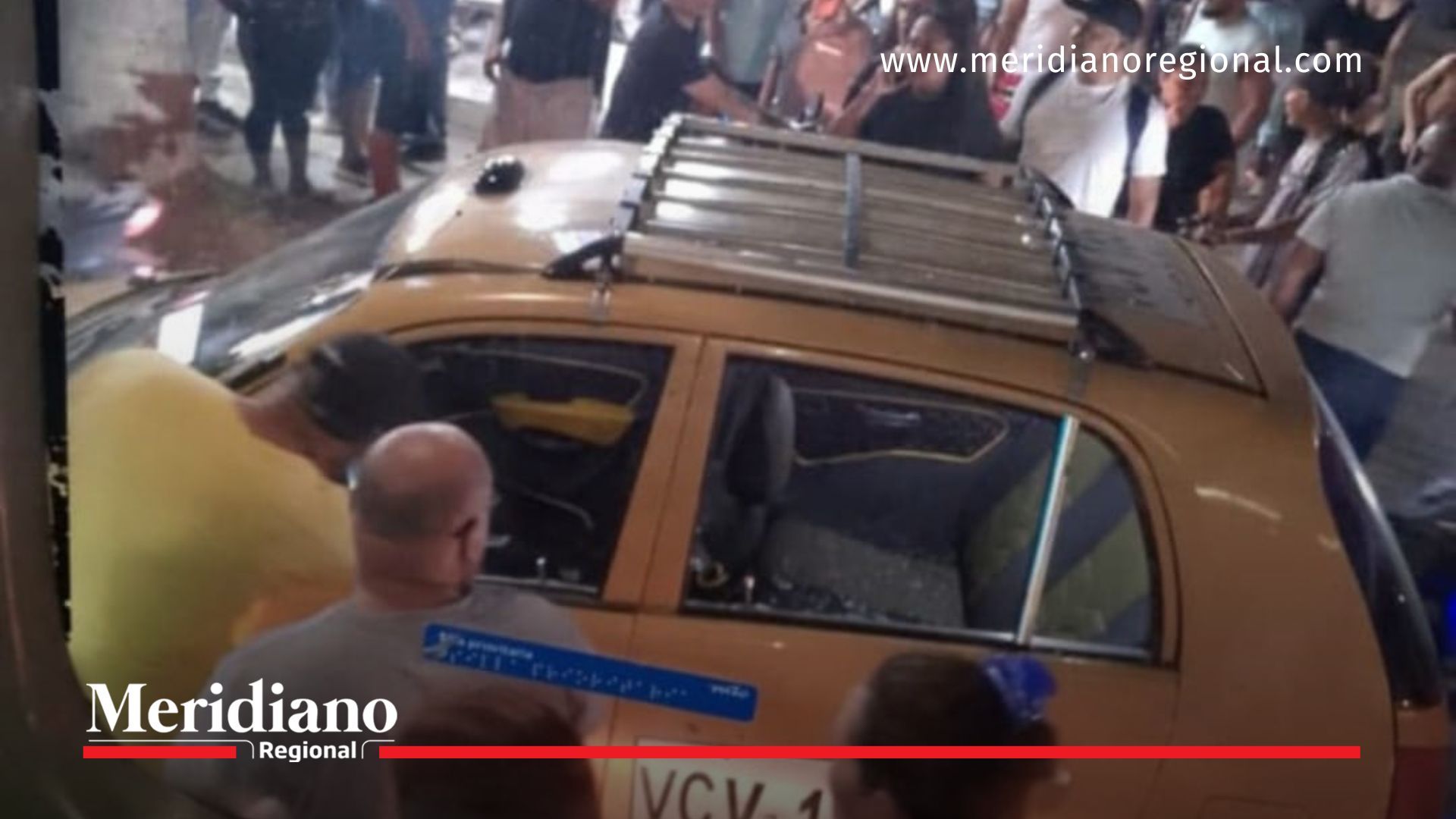 Atentado en Cali deja taxi afectado tras explosión por artefacto en el barrio Marroquín I, oriente de la ciudad.