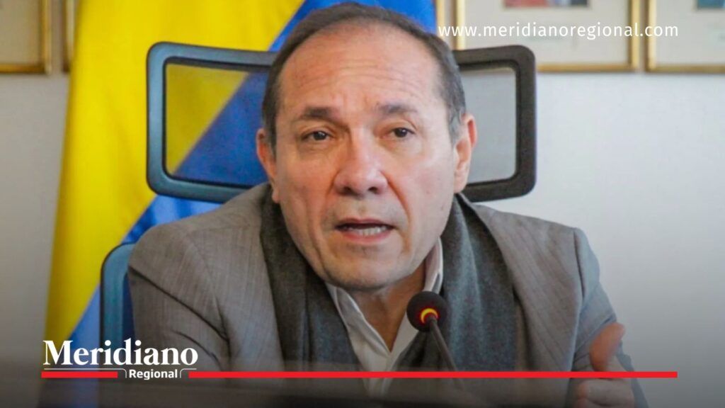 Antonio Sanguino lidera inscripción del comité de la Asamblea Nacional Constituyente - Meridiano Regional Antonio Sanguino, ministro de Trabajo, presenta el comité promotor de la Asamblea Nacional Constituyente ante la Registraduría Nacional en Bogotá.