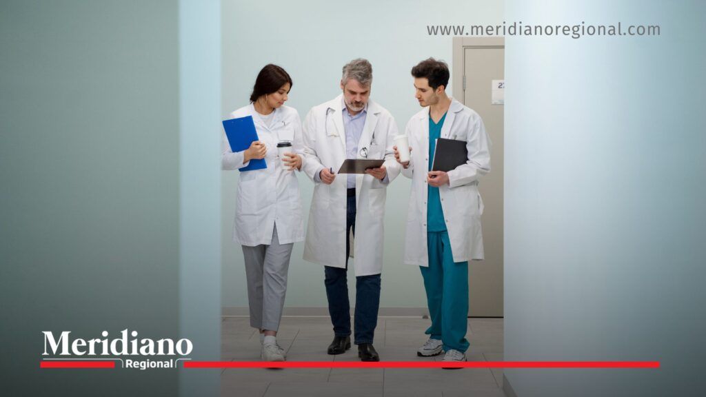 Plantón estudiantes de medicina por pago a internos en Colombia - Meridiano Regional plantón estudiantes de medicina por pago a internos durante jornadas hospitalarias en Colombia