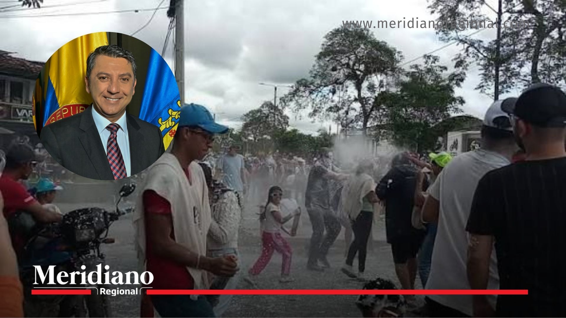 Personas usando talco durante fiestas anteriores de Pubenza en Popayán