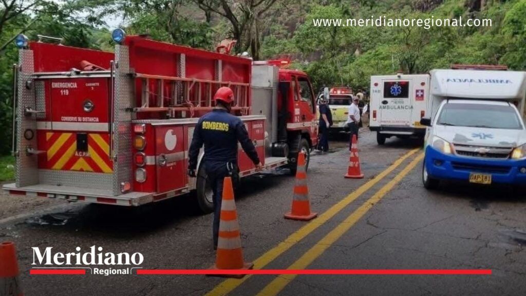 Cuerpo de Bomberos atiende accidente vía Pitalito Garzón en el sur del Huila