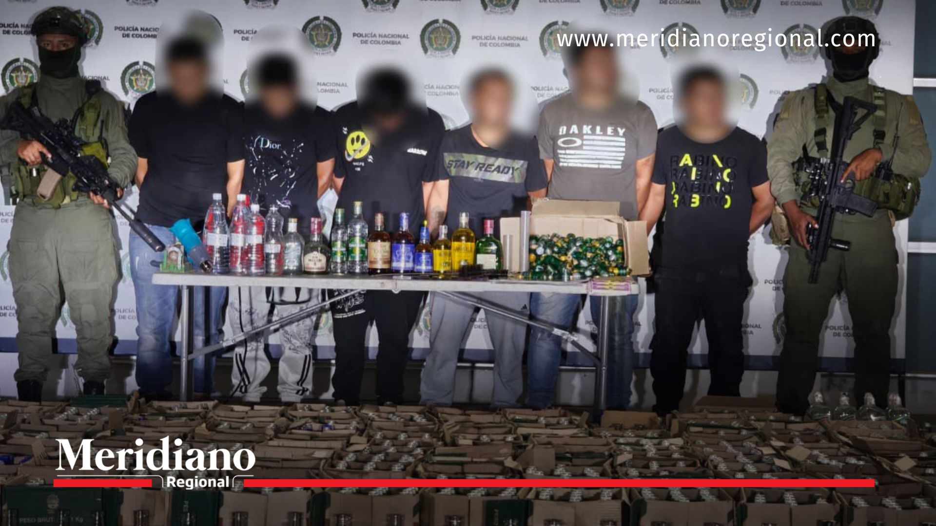 Seis personas capturadas durante el operativo de la Policía Nacional contra la fabricación y distribución de licor adulterado en el Cauca.