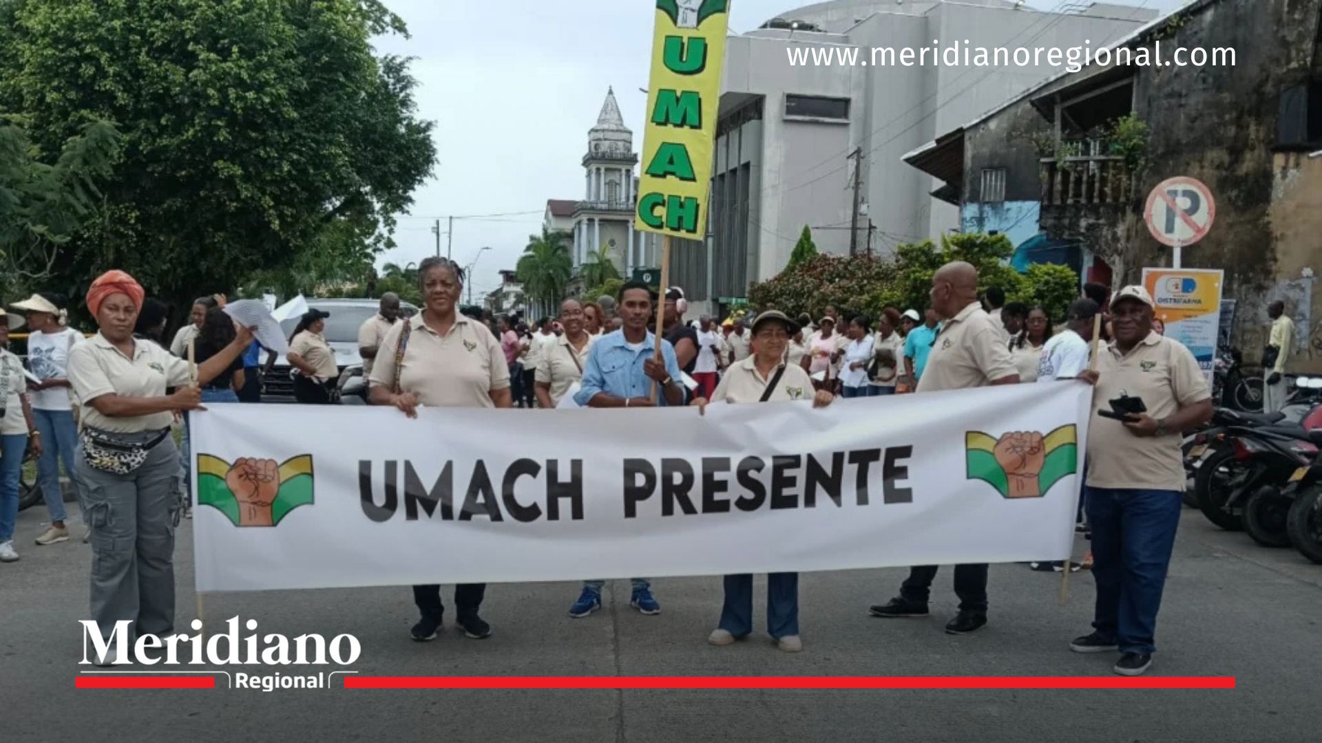 paro de docentes en Chocó con profesores de la UMACH protestando por salarios atrasados y el inicio de clases en riesgo