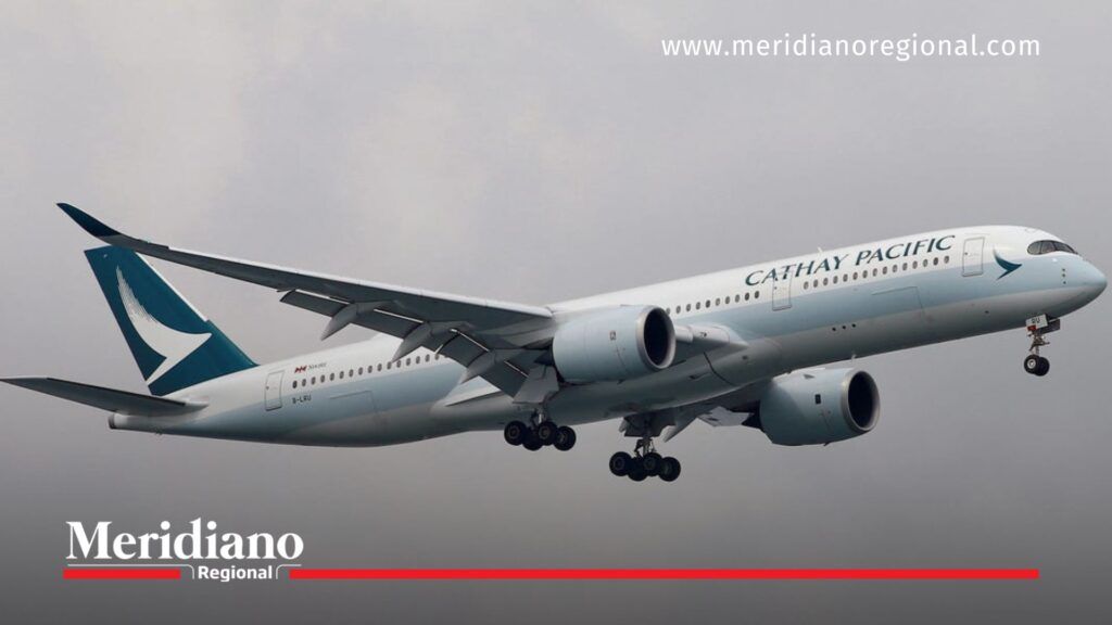 Alerta aérea en el Pacífico colombiano afecta vuelos comerciales - Meridiano Regional avión comercial sobre el Pacífico colombiano en medio de alerta aérea de la FAA