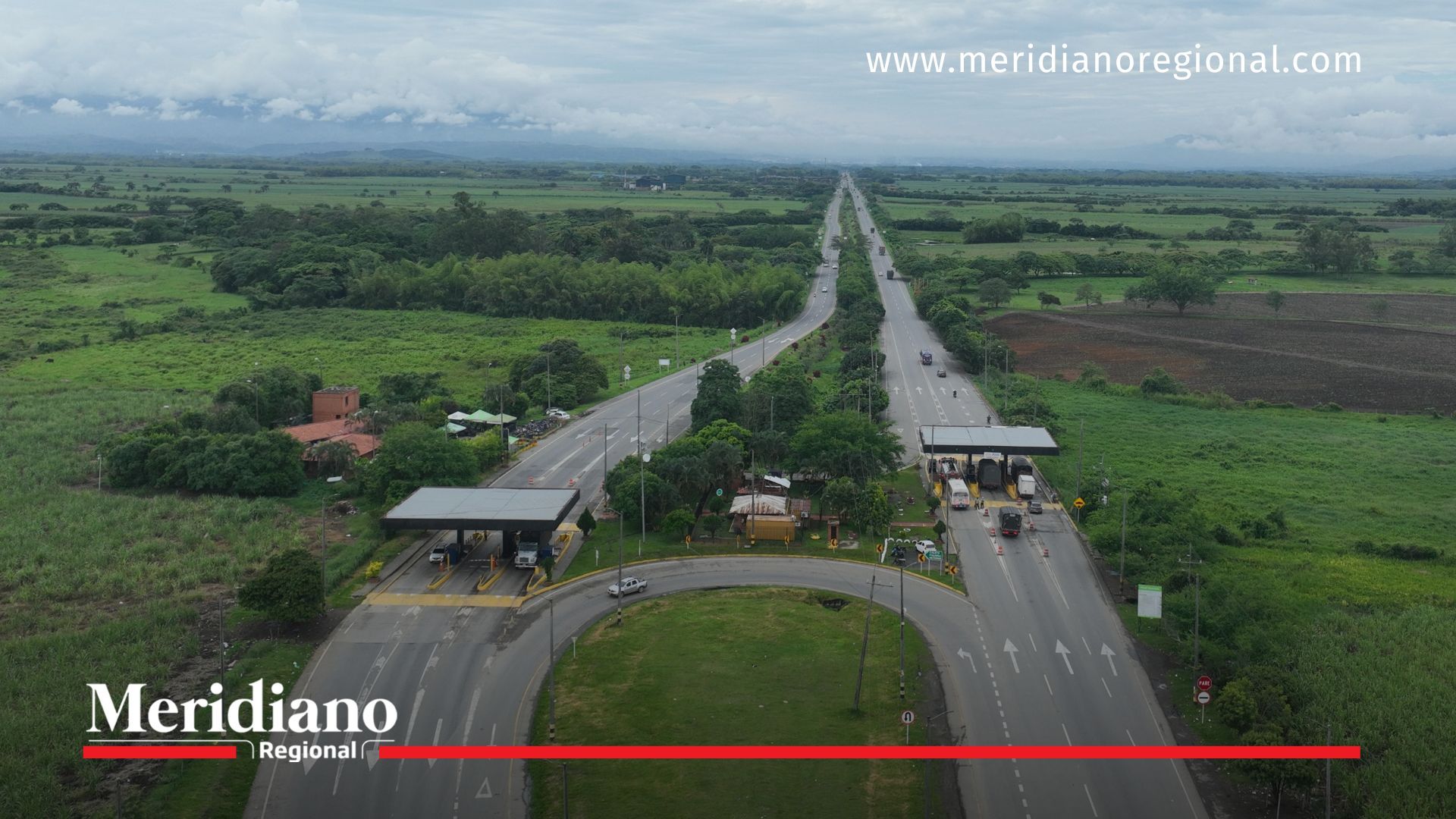 Imagen aérea del Peaje Villa Rica, ubicado en el corredor vial que conecta al norte del Cauca con el Valle del Cauca, punto clave para la movilidad regional y el transporte de carga.