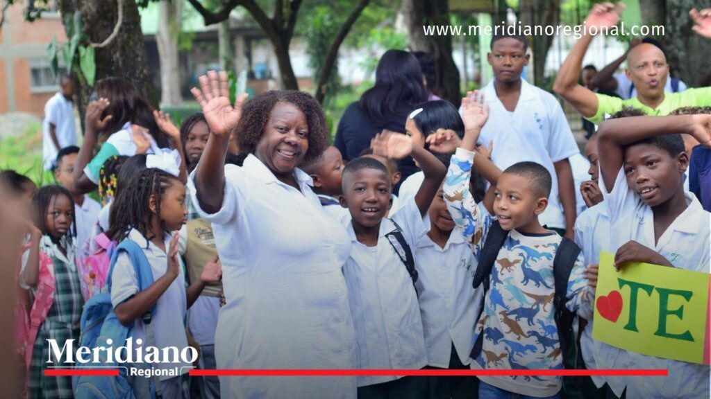 violencia en Puerto Tejada alcaldesa Luz Adiela Salazar con niños en jornada comunitaria