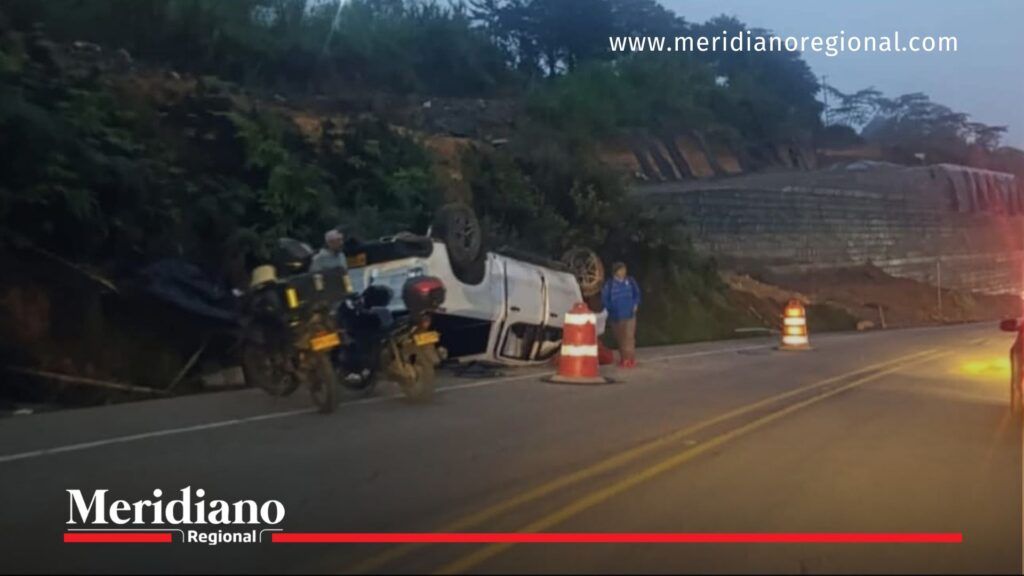 Muerte en la vía Popayán Cali: vehículo volcado en El Cofre - Meridiano Regional muerte en la vía Popayán Cali tras hallazgo de vehículo volcado en el sector de El Cofre