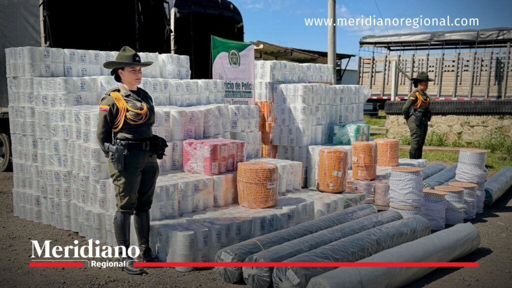 Recuperación de mercancía agroindustrial en Popayán tras operativo policial - Meridiano Regional Recuperación de mercancía agroindustrial en Popayán vigilada por la Policía tras operativo en zona rural del Cauca.