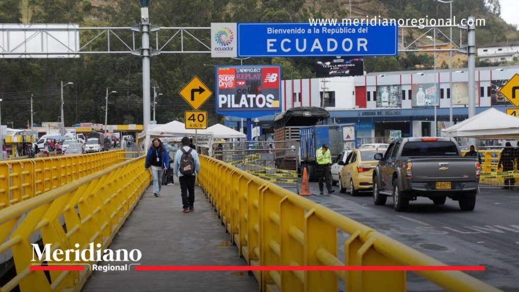 Arancel a productos ecuatorianos en la frontera Colombia–Ecuador - Meridiano Regional Arancel a productos ecuatorianos: paso fronterizo entre Colombia y Ecuador donde se controlan importaciones y comercio binacional.