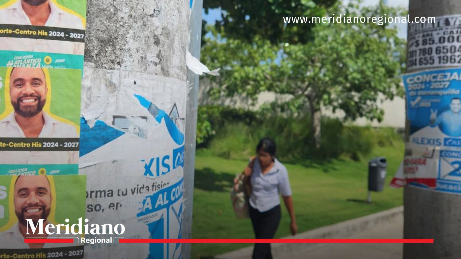 Ejemplo de publicidad política en Cali instalada de forma irregular en postes públicos