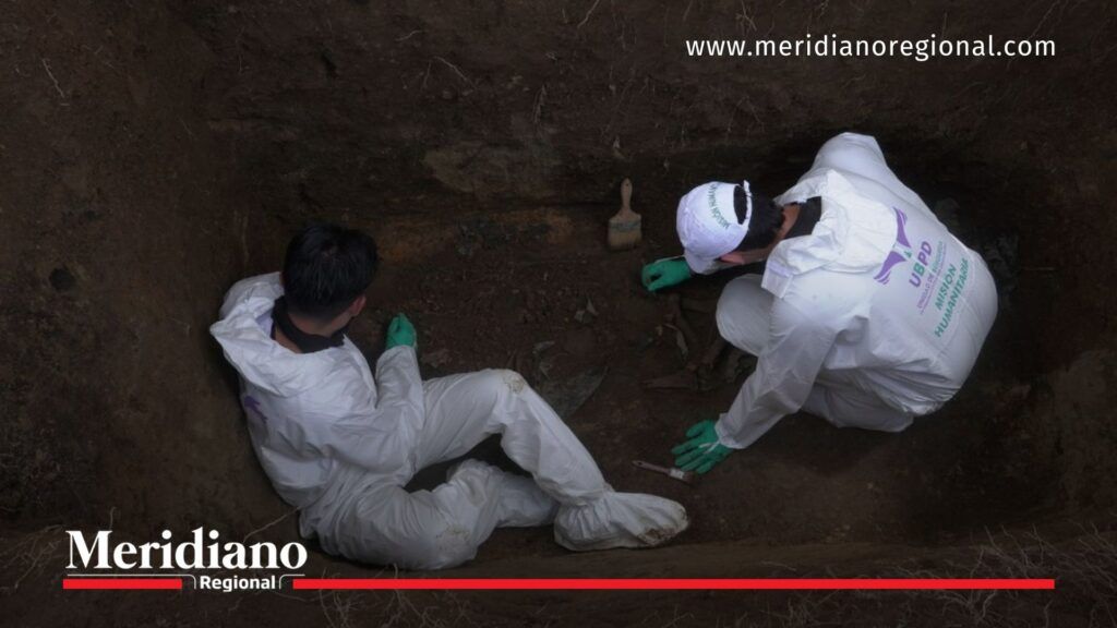 Exhumación de cuerpos en el Cementerio Central de Popayán durante recuperación de cuerpos en Popayán