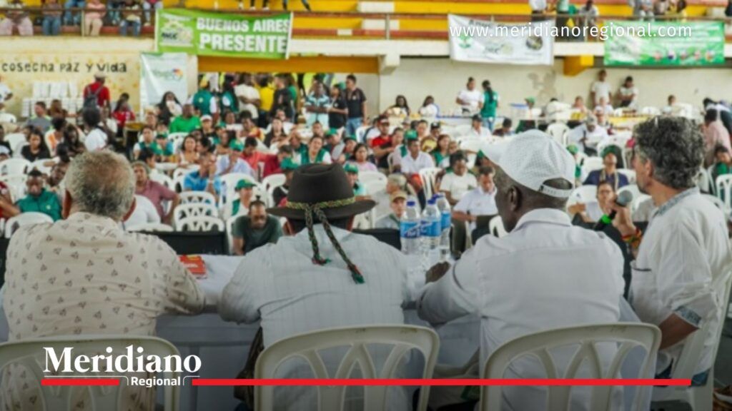 Indígenas en Bogotá durante asamblea de ACONC - Meridiano Regional Indígenas en Bogotá pertenecientes a ACONC durante asamblea del norte del Cauca antes de su movilización a la Universidad Nacional