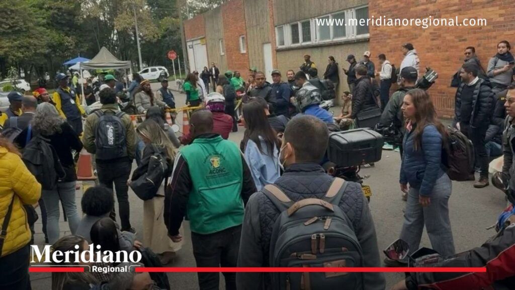 ACONC bloqueos CAN frente al Ministerio de Educación en Bogotá durante protesta social