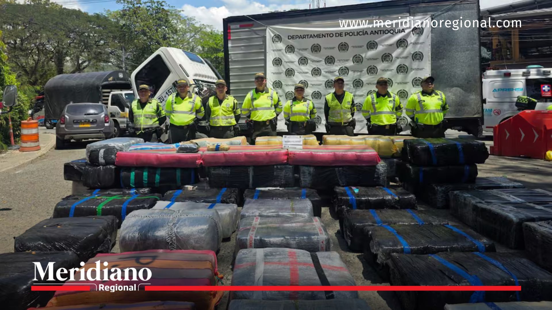 Marihuana del Cauca incautada en tractomula por la Policía en Antioquia durante operativo en La Pintada.