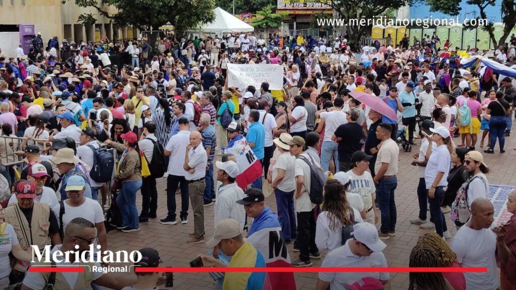 Movilización salario mínimo vital en Cali con participación de sindicatos y jóvenes durante las marchas del 19 de febrero por el salario mínimo 2026.